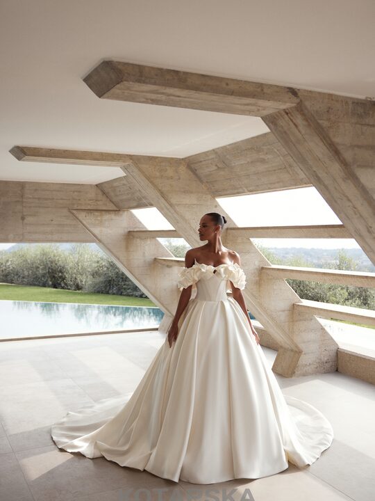 Spitzendetail an einem Brautkleid von Kotapska Bridal Couture