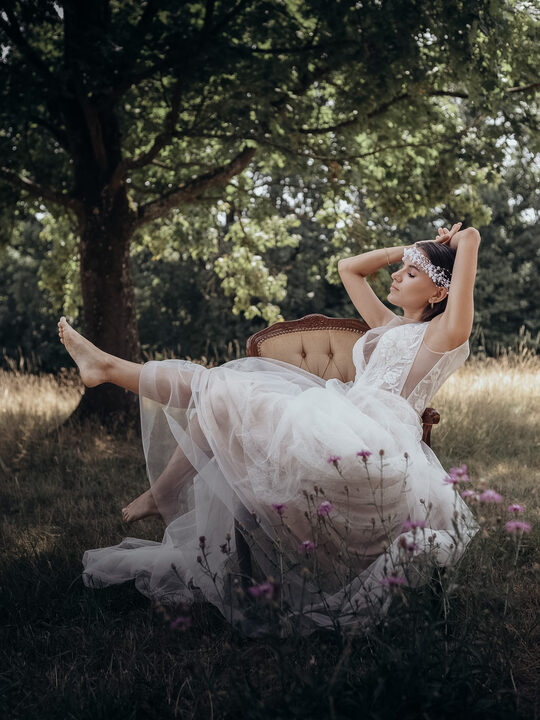 Braut in ihrem Lieblingsbrautkleid